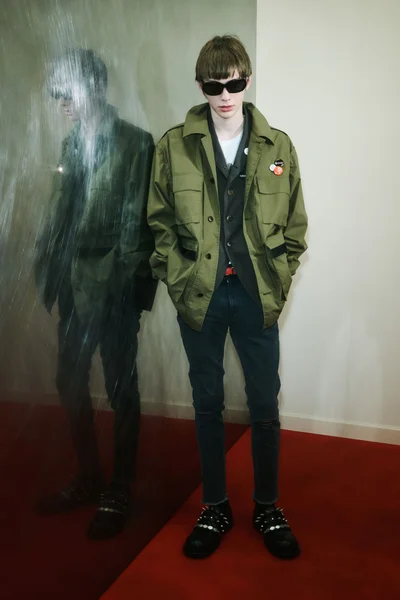 Look 22